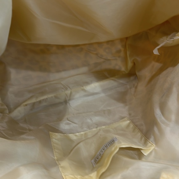 Straw tote Leopard NEW w zippered pouch, cream & gold. Bottom 13 x 8”, 15”high - Picture 3 of 6